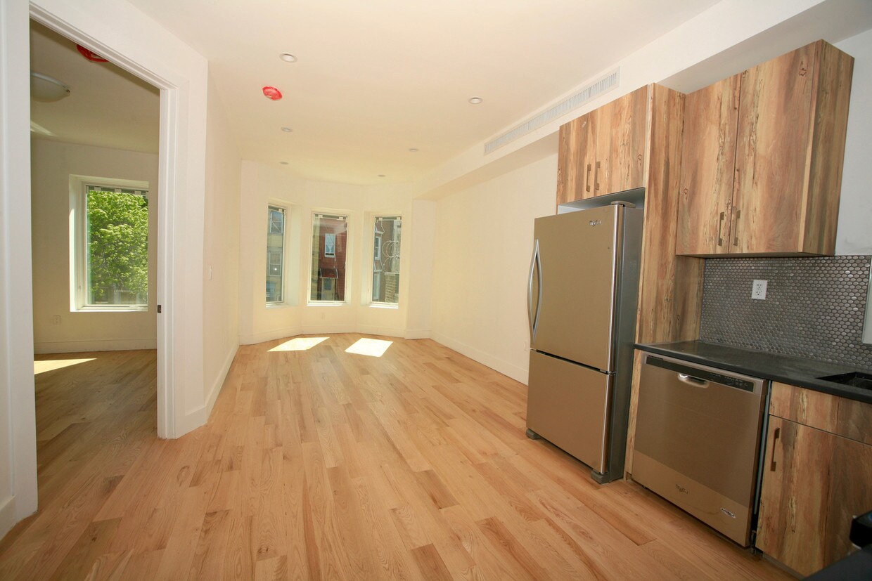 Primary Photo - 235 51st St