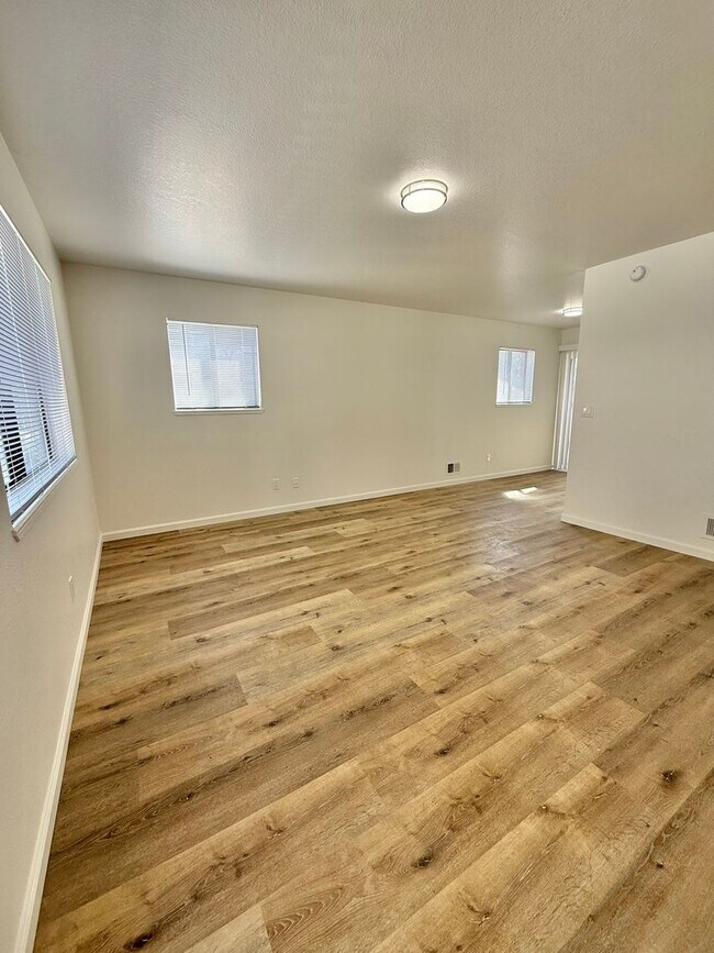 Foto del edificio - 421 Timothy Way