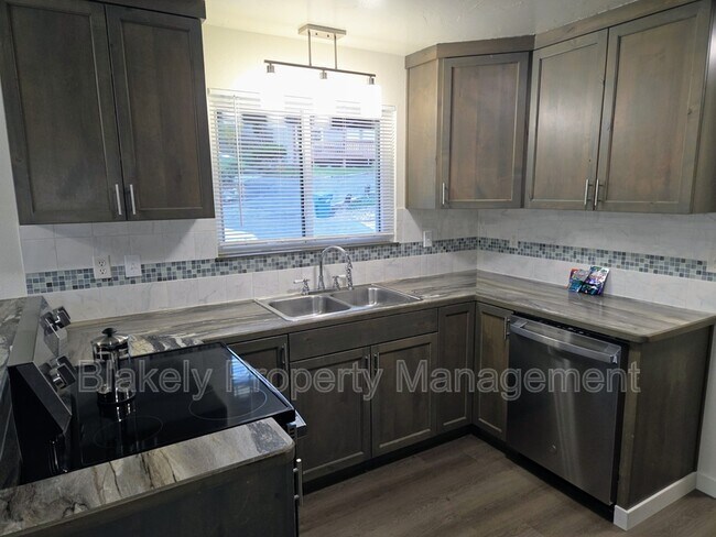 Foto del edificio - 2118 S Roosevelt St