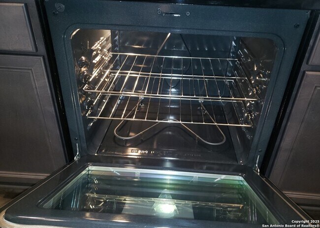 Building Photo - 2027 Sisyphus Vw