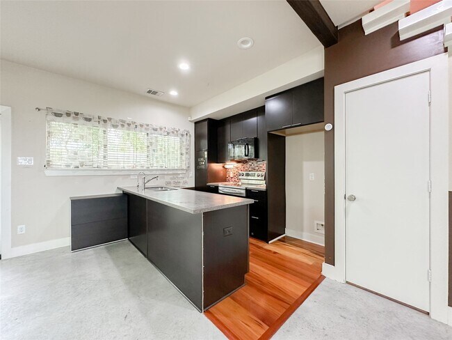 Foto del edificio - 68 Meadow Lea Dr