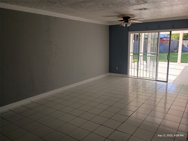 Foto del edificio - 2722 Lower Valley Dr
