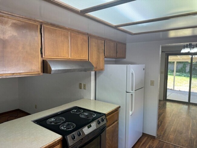 Foto del edificio - SINGLE LEVEL HOME CLOSE TO ASANTE HOSPITAL...