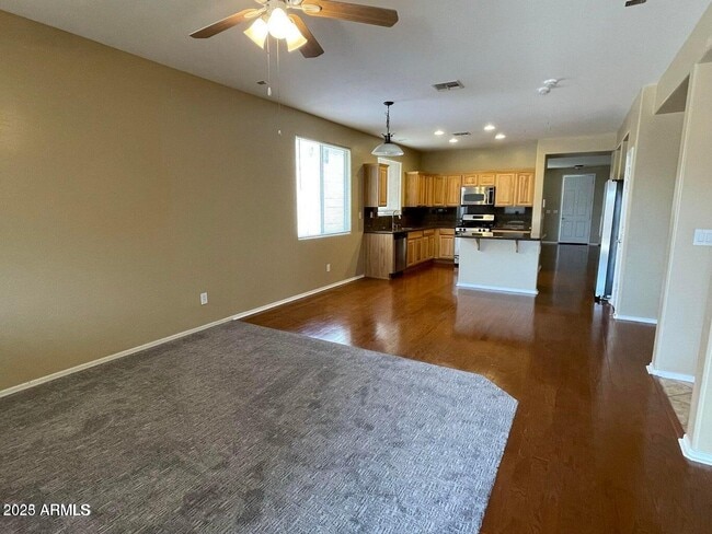 Building Photo - 38410 N Pagoda Ln