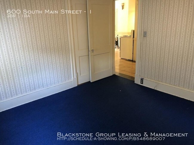 Building Photo - 3 bedroom in Woonsocket RI 02895