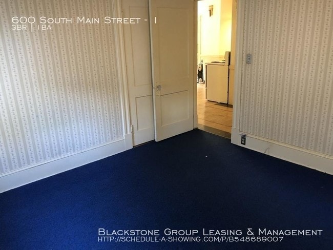 Foto del edificio - 3 bedroom in Woonsocket RI 02895