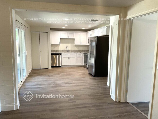 Foto del edificio - 7249 W Sells Dr