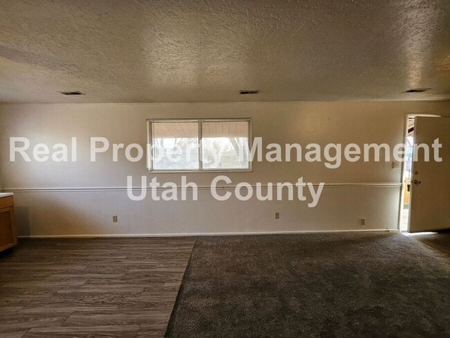 Building Photo - 1146 W 100 N