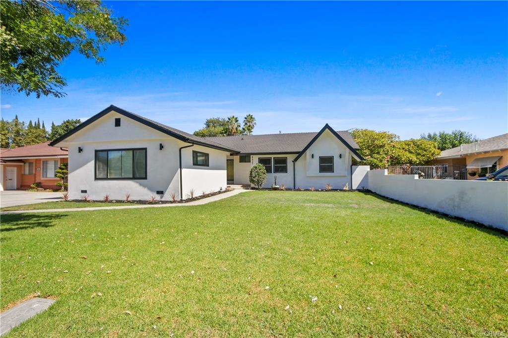 Foto principal - 8437 Everest St