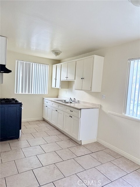 Building Photo - 4830 Canoga St