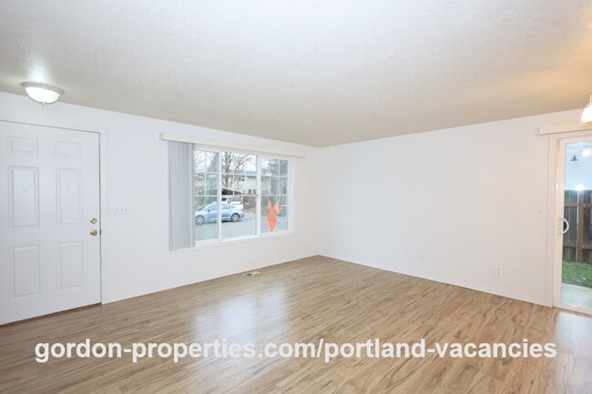 Photo - SE 73rd Ave - 3 bedroom townhouse in Mt Scott-Arleta neighborhood