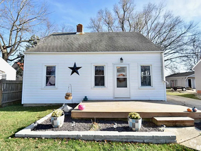 Building Photo - 216 S Thorncrest Ave