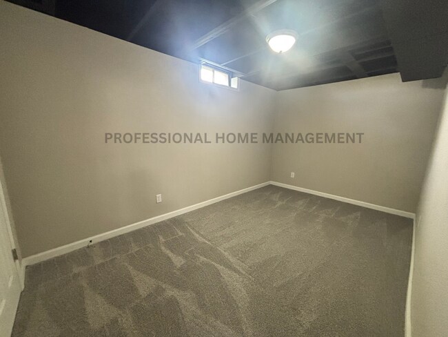 Foto del edificio - Beautifully remodeled 3 bedroom 1 bath! Coming Available Soon!