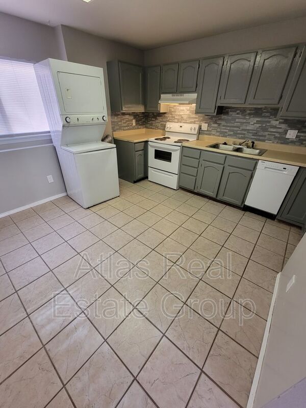 Foto del edificio - 2627 E Uintah St