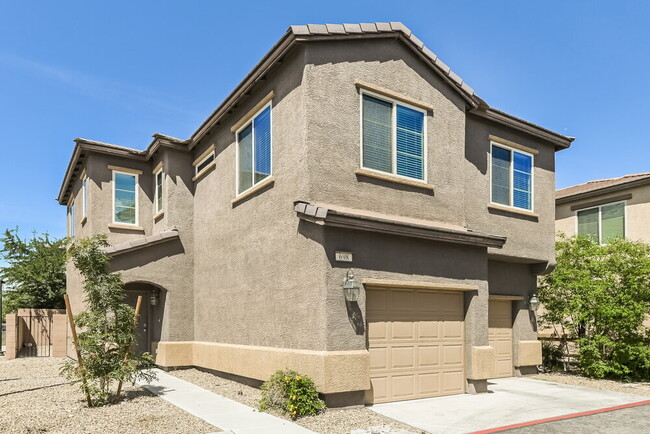 Foto del edificio - 698 Calamus Palm Pl