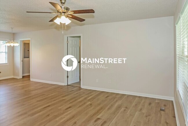 Building Photo - 4 Bedroom Pet-Friendly Home in ATHENS, AL with Main Street Renewal
