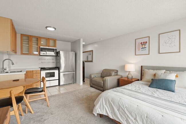 Foto del edificio - Waikiki Fully furnished studio/1 ba / 1 prk Washer/Dryer in unit