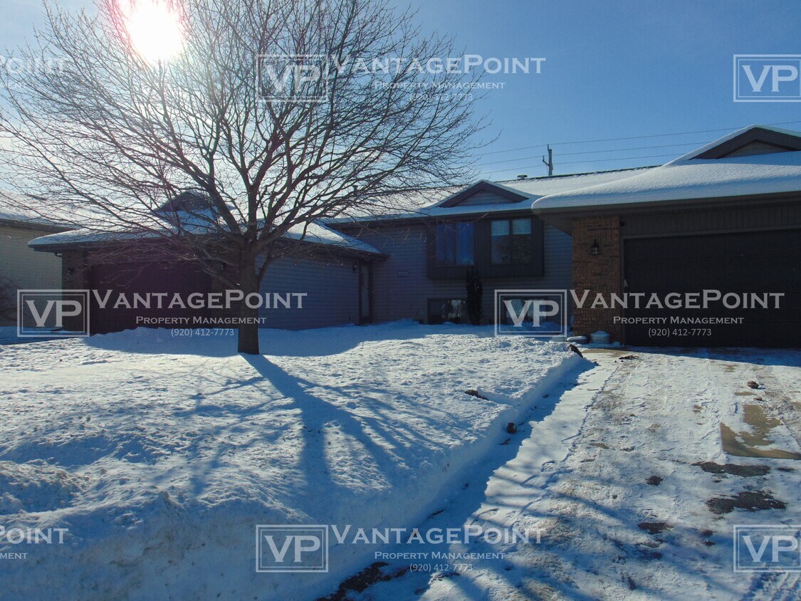 Primary Photo - 2729 W Glenpark Dr