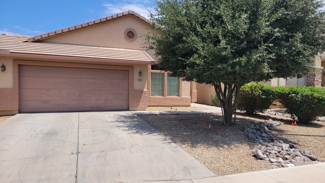 Primary Photo - 760 W Agrarian Hills Dr