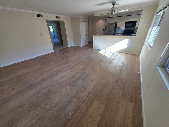 Building Photo - 3762 Hughes Ave