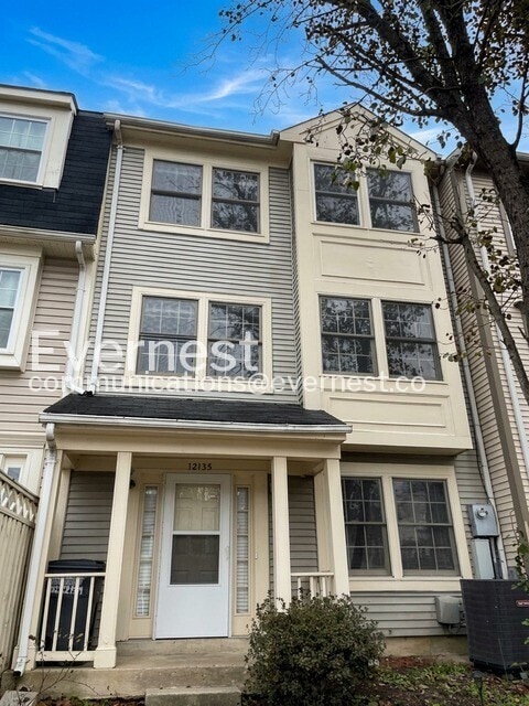 Building Photo - 12135 Salemtown Dr