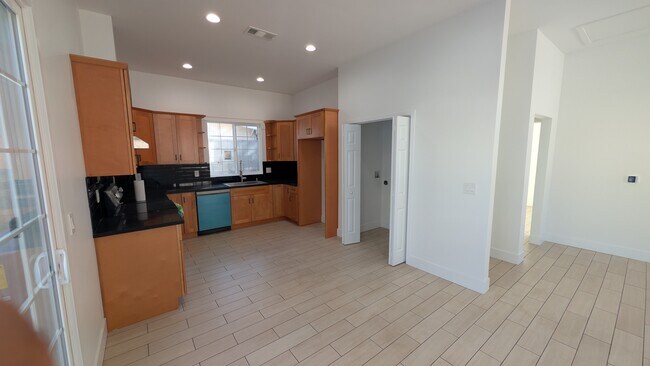 Foto del edificio - 20746 Elaine Ave