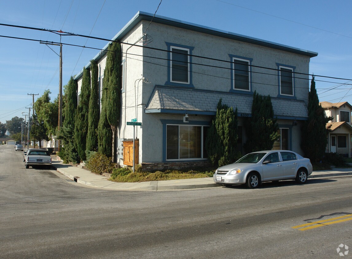 Foto del edificio - 4200 Bassett St