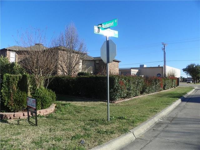 Building Photo - 732 Bluebonnet Dr