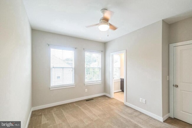 Building Photo - 107 Magnes Pl