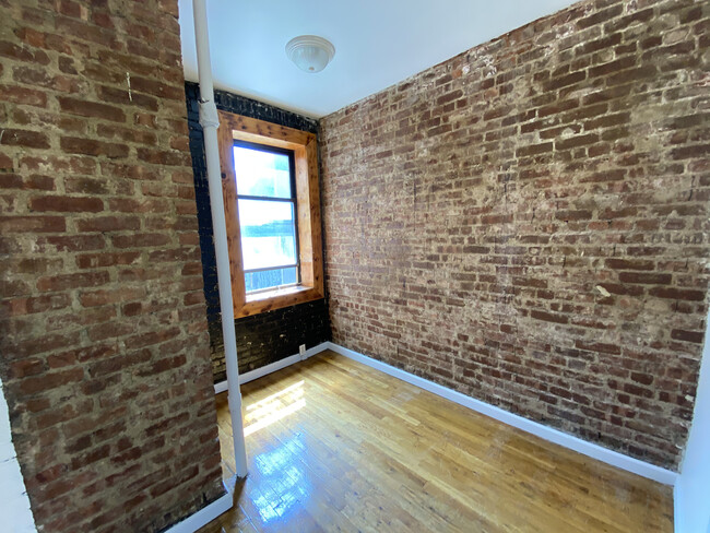 Foto del edificio - 536 E 5th St