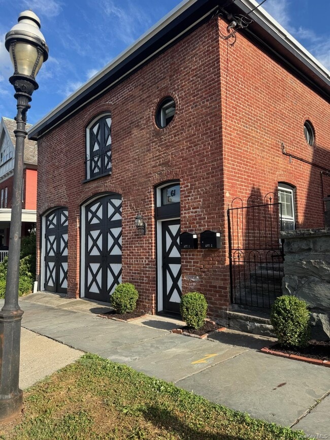 Building Photo - 61 Clinton St