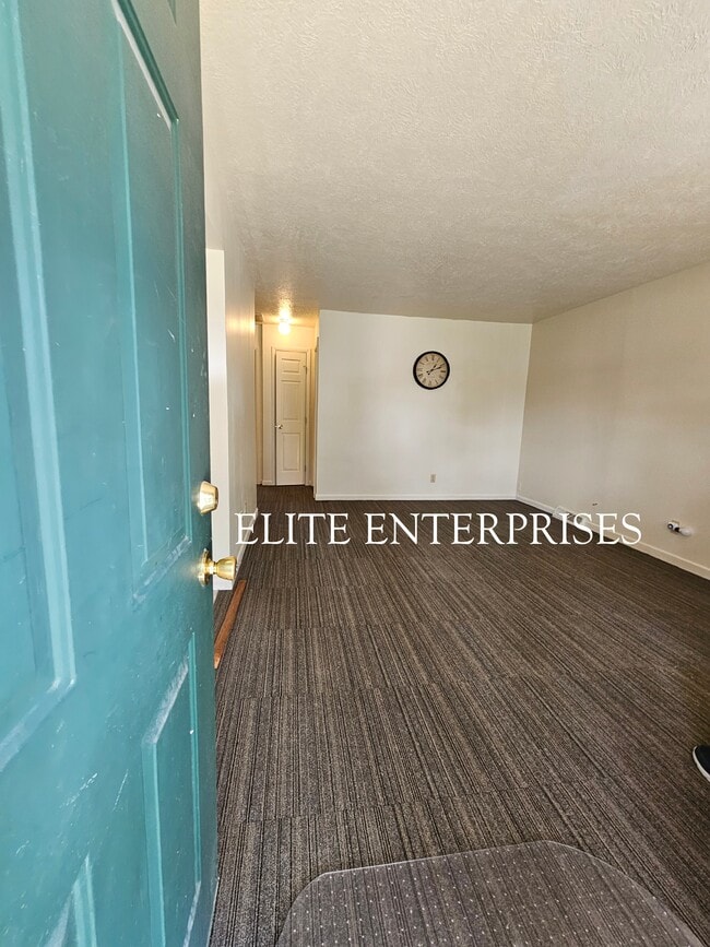 Building Photo - 2213 W Reservoir Blvd