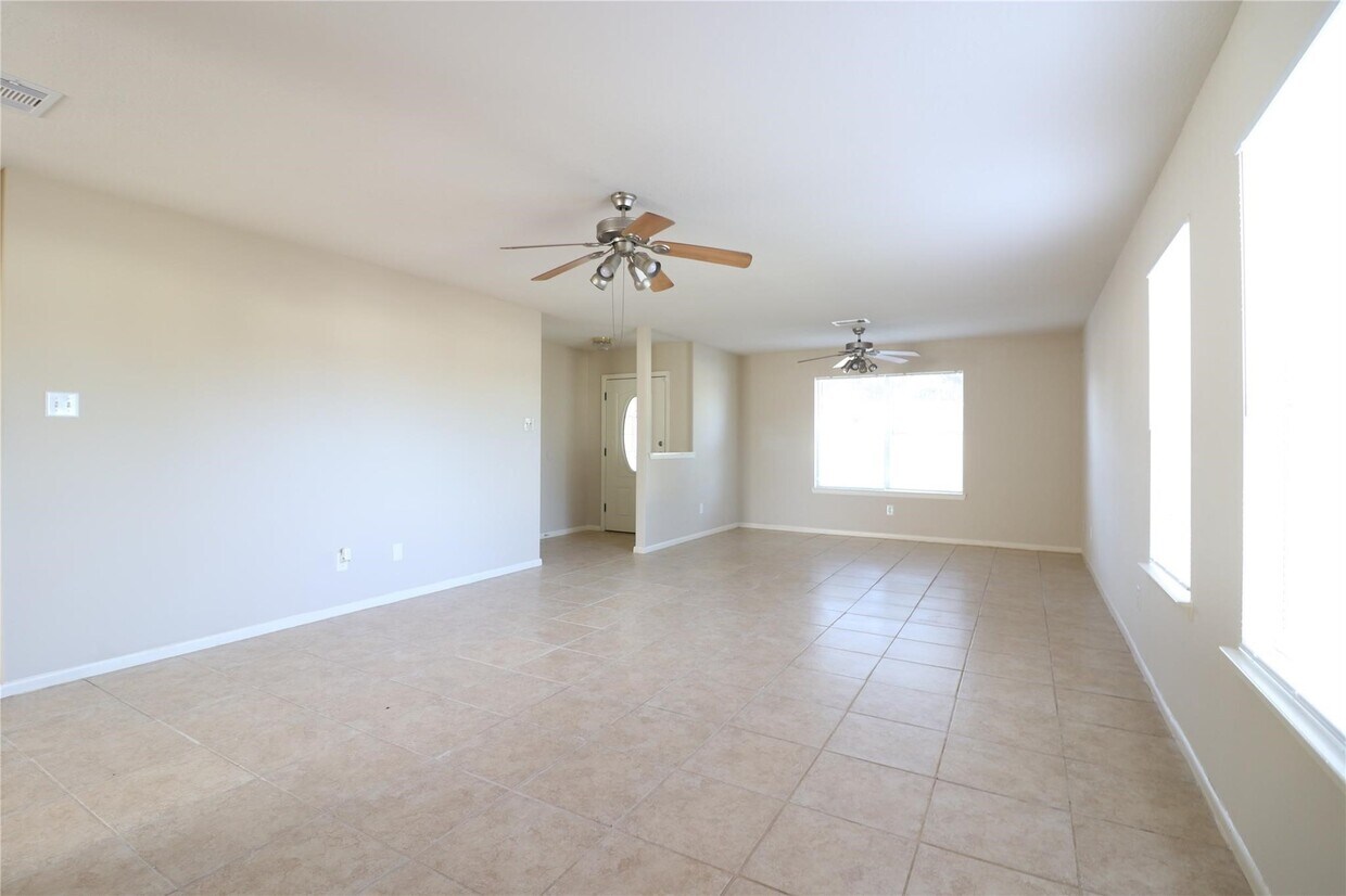 Building Photo - 6803 Hayman Dr