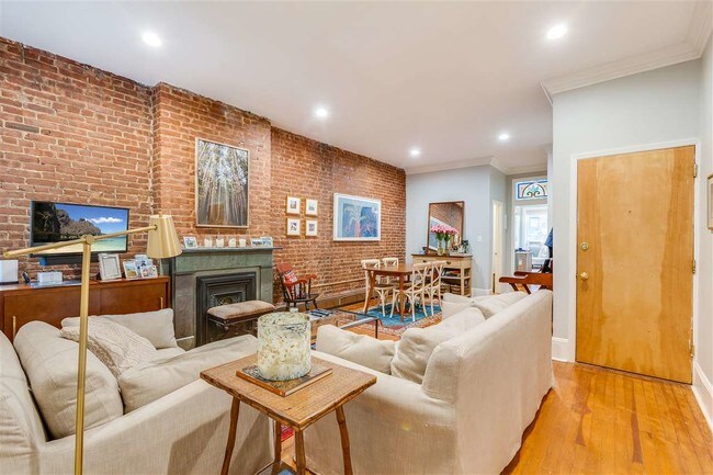 Foto del edificio - 933 Willow Ave