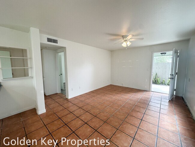 Foto del edificio - 2-Bedroom + 2-car garage + ALL UTILITIES PAID
