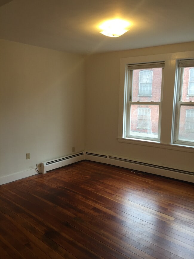 Building Photo - 29 Main St