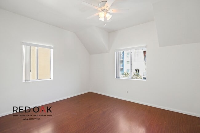 Building Photo - 733 S Coronado St