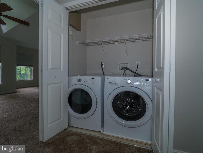 Building Photo - 32 Harbour Heights Dr