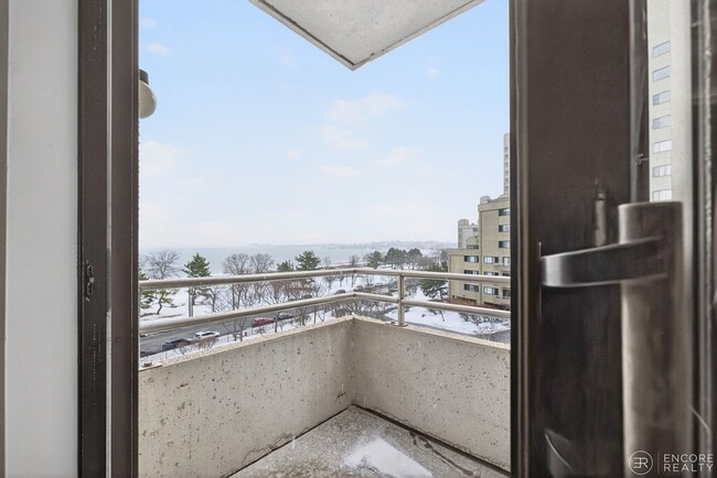 Foto del edificio - 394 Ocean Ave