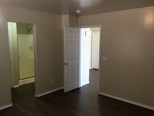 Building Photo - 12042 W Corrine Drive