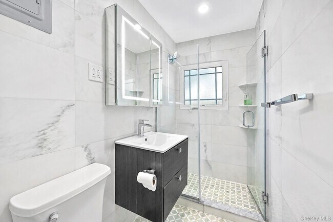 Foto del edificio - 30-24 74th St.