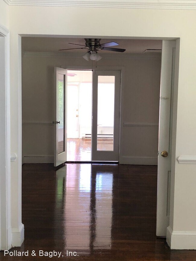 Building Photo - 3 br, 1.5 bath House - 6022 Club Road