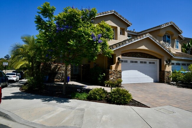 Building Photo - 4697 Da Vinci St