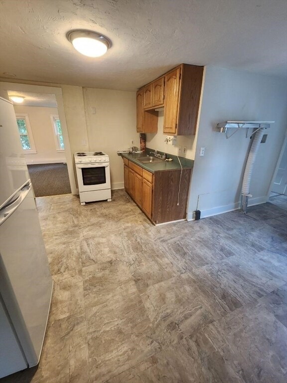 52 Dean St Unit 2, Taunton, MA 02780 Room for Rent in Taunton, MA
