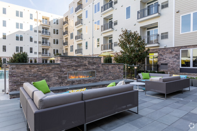 Patio - Residences at Bentwood