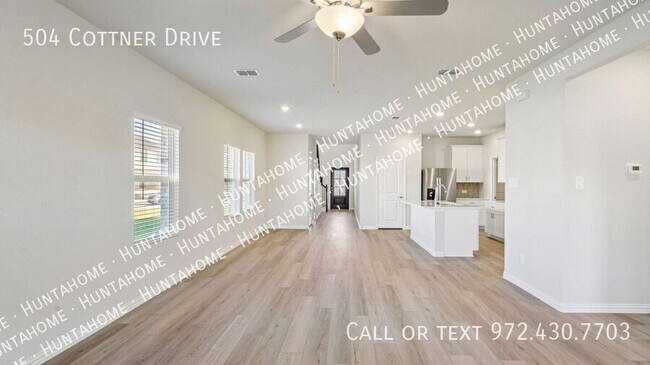 Building Photo - 504 Cottner Dr