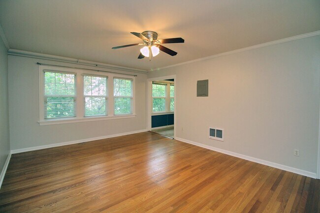 Foto del edificio - Upper Level Chasselton 1 Bedroom Condo in ...
