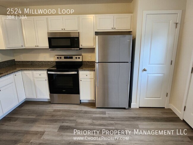 Building Photo - 3BR End unit Townhouse, Harrisonburg