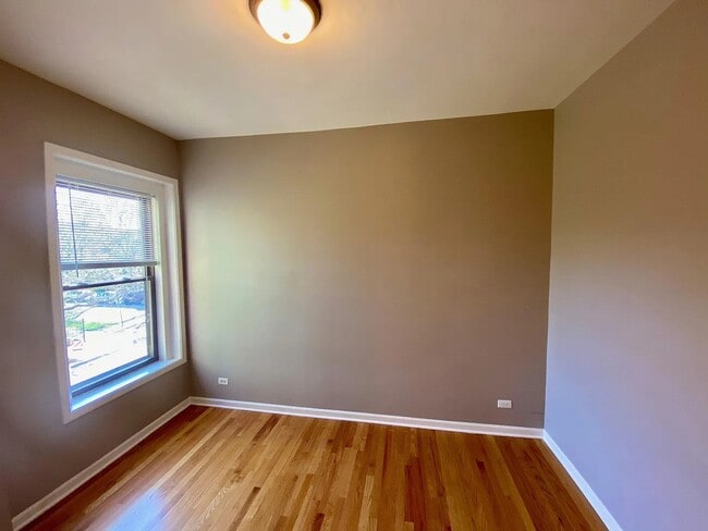 Foto del edificio - 1024 W Leland Ave