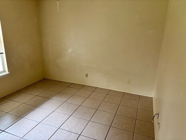 Foto del edificio - 310 Regency Ln
